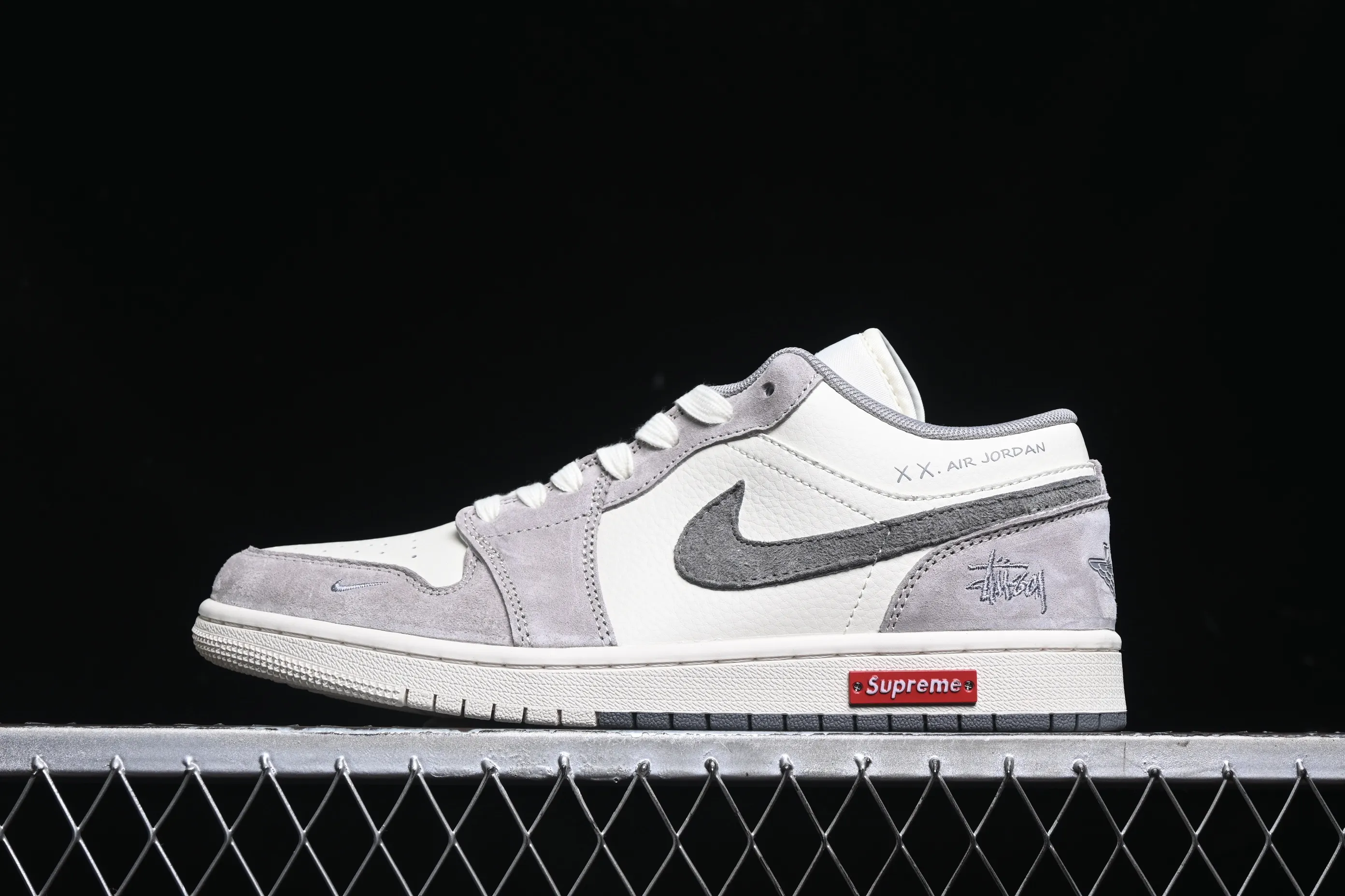 All categories Air Jordan Jordan series basketball shoes Air Jordan 1 Low High-end customized low-top sneakers Air Jordan 1 Low AJ1 Joe 1 Stussy joint-grey and white double with red label High-end customized low-top retro basketball shoes SJ9950-031